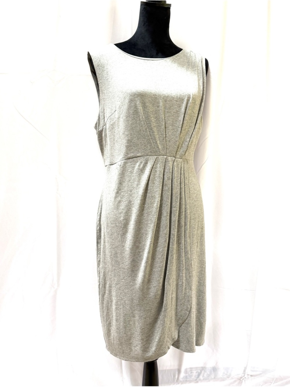 Sleeveless Gray Pleated Soft Jersey Dress with Zipper Detail